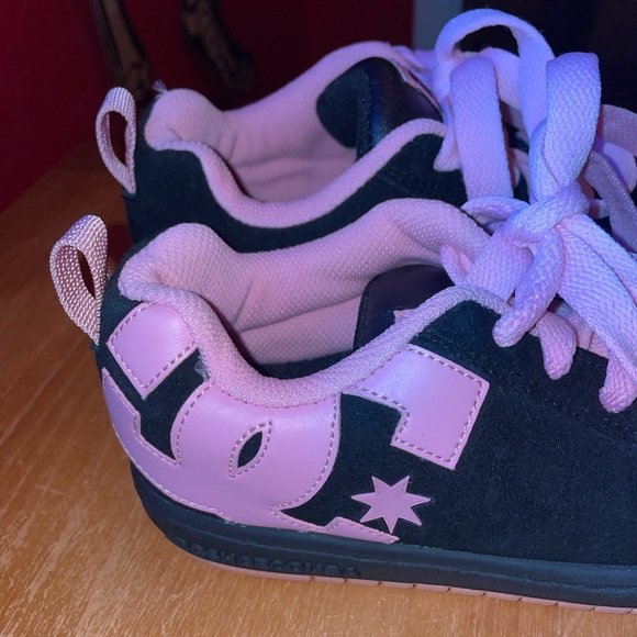 Rare Y2K Black & Pink DC Court Graffik Sneakers - Picture 2 of 10